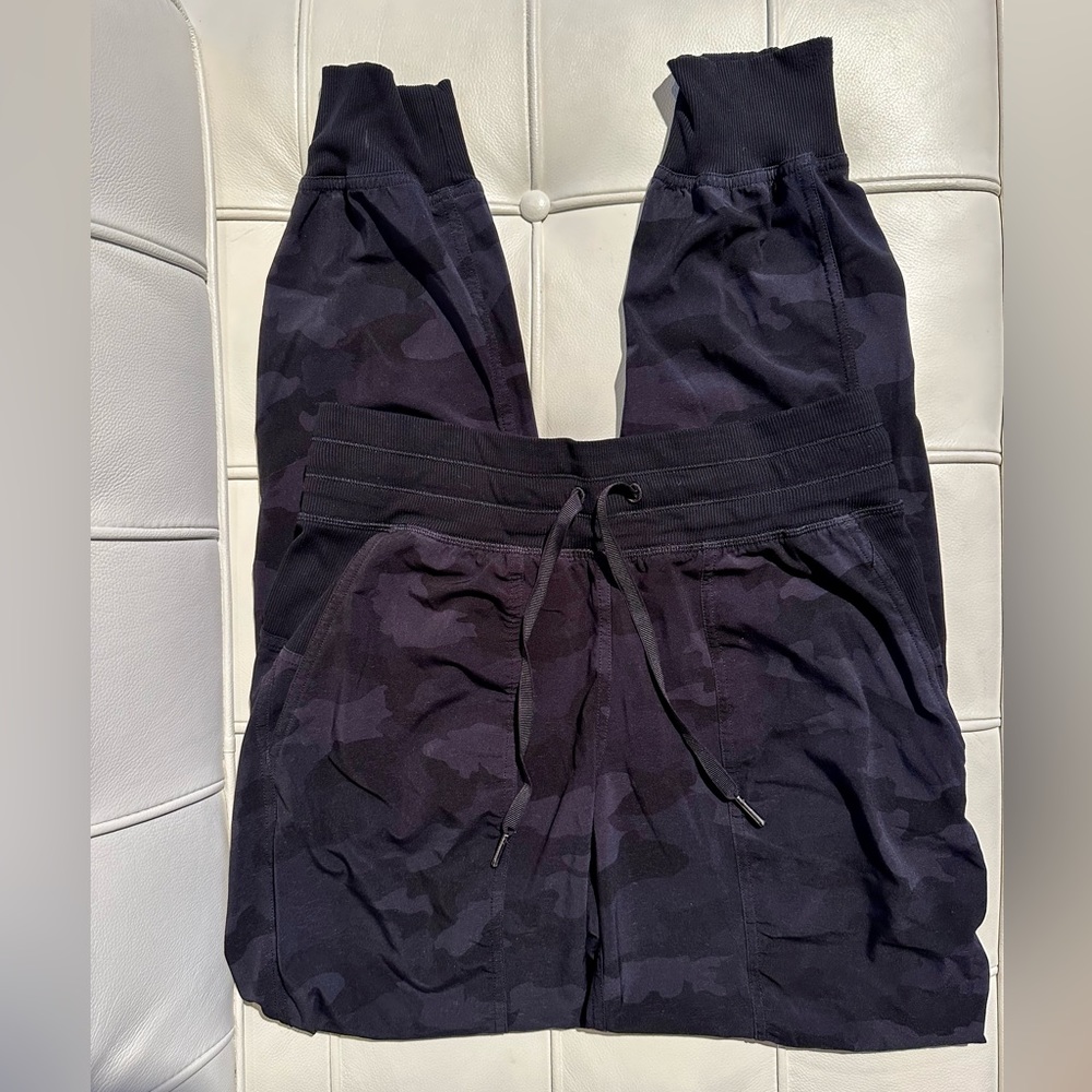 Lululemon Camouflage Black Joggers - Picture 3 of 8